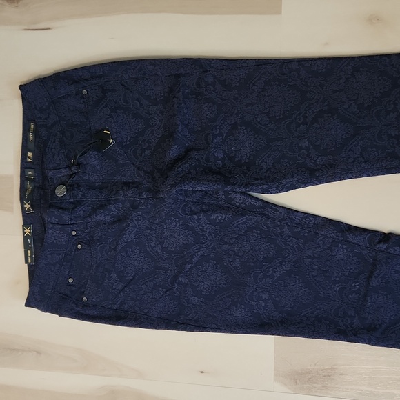 NWT Kim Kardashian Premium Denim Curvy Skinny Jeans Size 8 - Picture 3 of 9